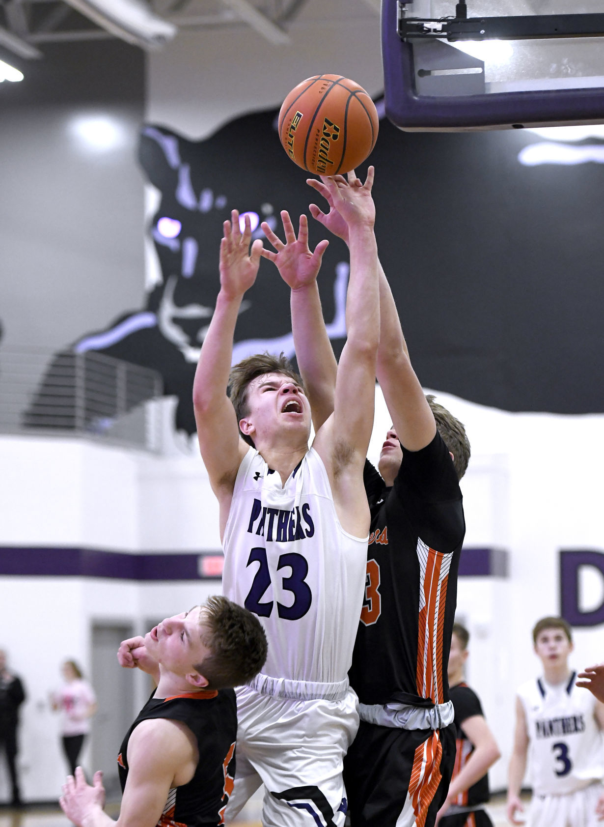 Dakota Valley hosts Dell Rapids